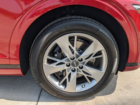 Used 2024 Genesis GV70 3.5T Sport image 9