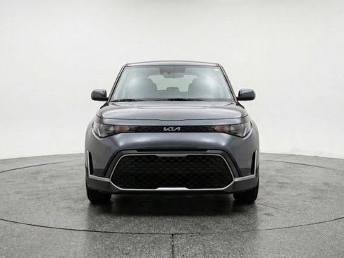 Used 2025 Kia Soul LX w/ LX Technology Package image 2