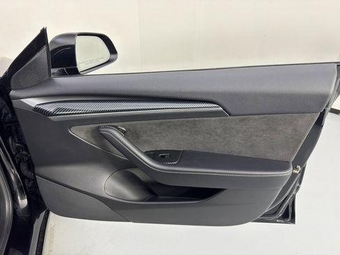Used 2022 Tesla Model 3 image 43