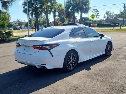 Used 2021 Toyota Camry SE w/ Audio Upgrade Package FWD image 6