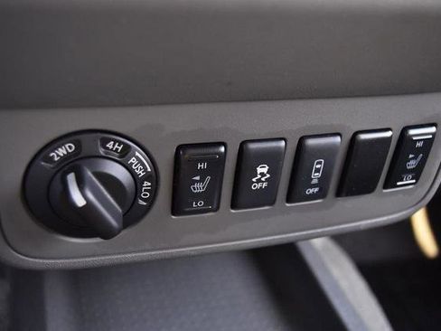 Used 2015 Nissan Frontier SV w/ SV Value Truck Package image 15