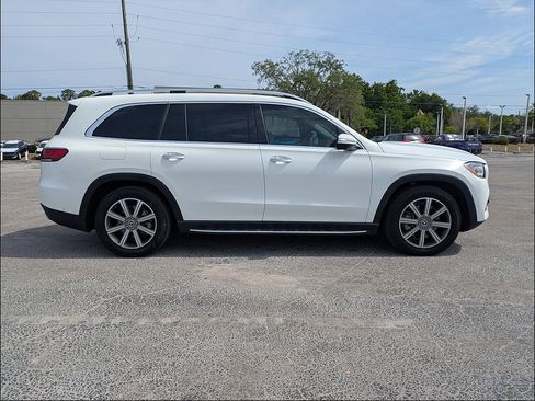 Used 2022 Mercedes-Benz GLS 450 4MATIC image 2