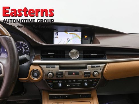 Used 2017 Lexus ES 350 w/ Navigation System Package FWD image 12