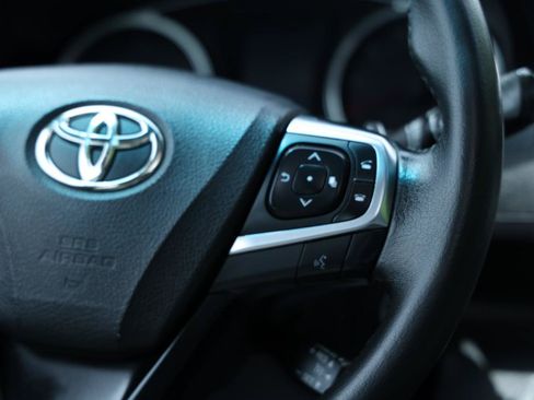 Used 2017 Toyota Camry XSE FWD image 13