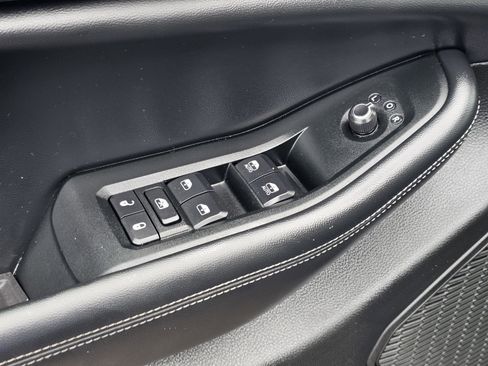 Used 2024 Jeep Grand Cherokee Laredo RWD image 16