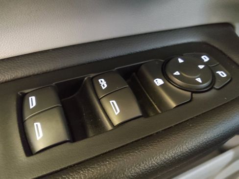 Used 2022 GMC Terrain SLT w/ LPO, Floor Liner Package image 27