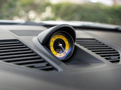 Certified 2024 Porsche 911 Carrera GTS image 25