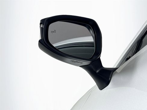 New 2025 Toyota Crown Signia image 5