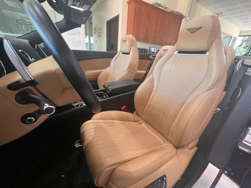 Used 2017 Bentley Continental GT image 11