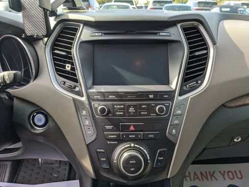 Used 2017 Hyundai Santa Fe Limited image 20