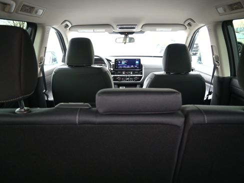 New 2026 Nissan Pathfinder SV image 14