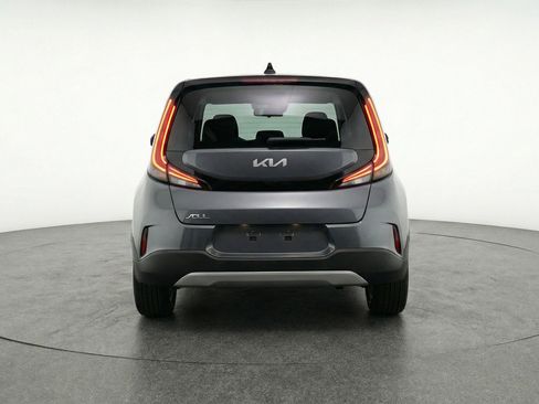 Used 2025 Kia Soul LX w/ LX Technology Package FWD image 7