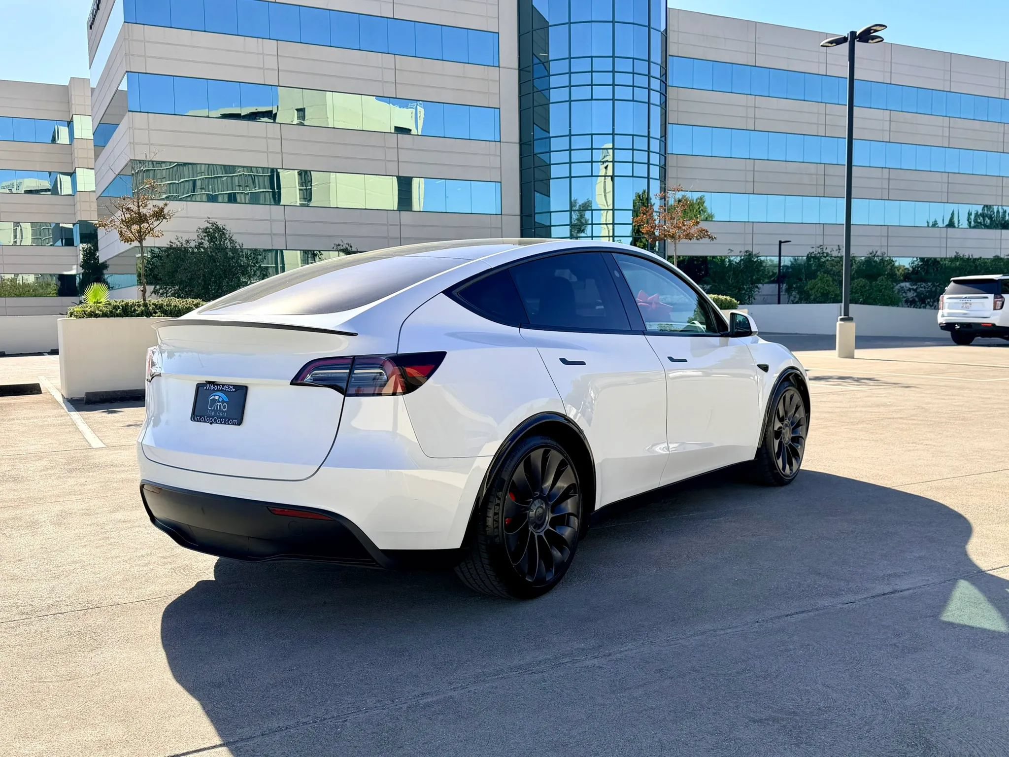 Used 2024 Tesla Model Y Performance AWD/4WD image 9