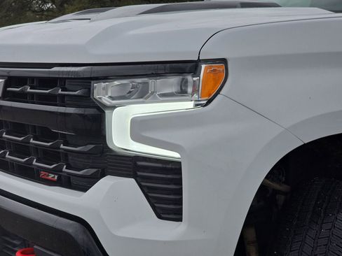 Used 2024 Chevrolet Silverado 1500 LT Trail Boss w/ Convenience Package II AWD/4WD image 28