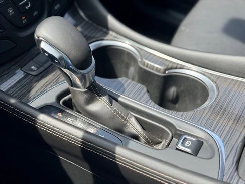 Used 2017 Buick Envision Essence FWD image 15
