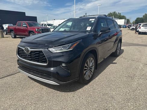 Used 2021 Toyota Highlander Limited AWD/4WD image 1