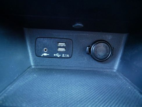 Used 2023 Subaru Forester Premium image 33