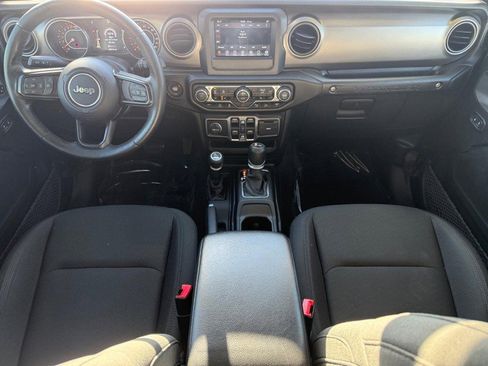 Used 2020 Jeep Wrangler Unlimited Sport image 16