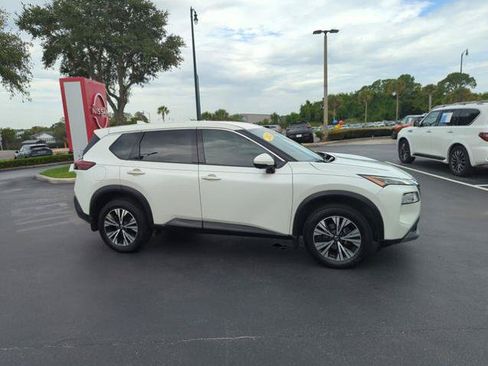 Certified 2021 Nissan Rogue SV FWD image 2