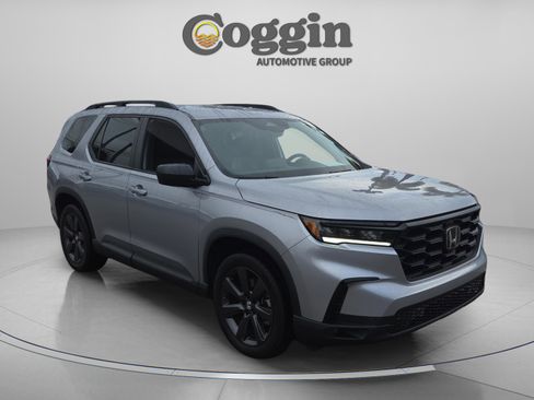 Used 2023 Honda Pilot Sport image 7