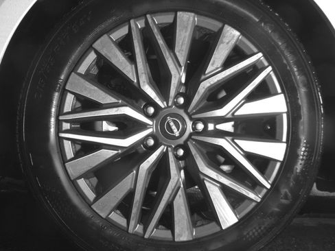 Used 2025 Nissan Altima 2.5 SV image 12