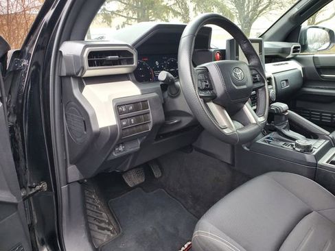 Used 2024 Toyota Tacoma TRD Off-Road image 17