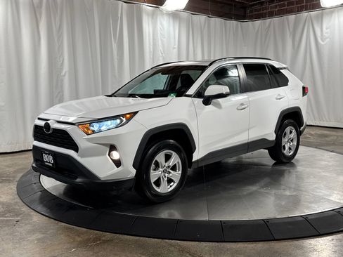 Used 2021 Toyota RAV4 XLE FWD image 1