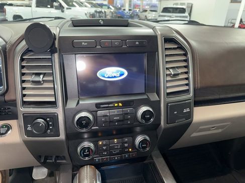 Used 2019 Ford F150 Limited image 13
