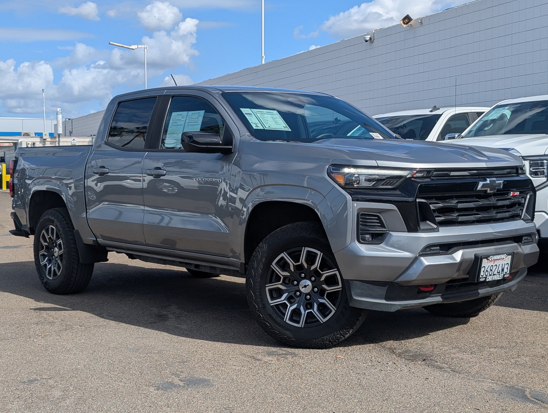 Used 2023 Chevrolet Colorado Z71 AWD/4WD image 2