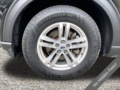Used 2023 Ford Explorer XLT w/ Equipment Group 202A RWD image 9