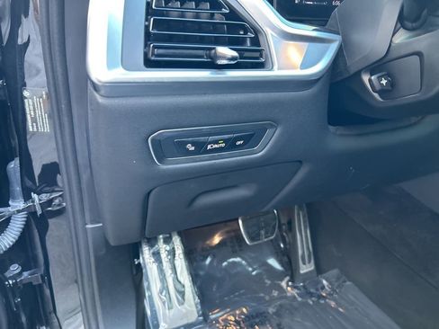 Used 2024 BMW X7 xDrive40i w/ M Sport Package image 59