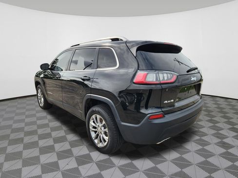 Used 2019 Jeep Cherokee Latitude Plus w/ Cold Weather Group AWD/4WD image 3