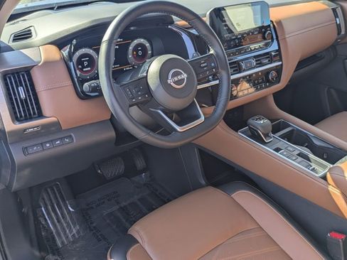 Used 2025 Nissan Pathfinder Platinum w/ Cargo Package image 9