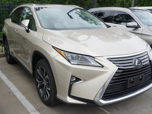 Used 2018 Lexus RX 350 FWD w/ Premium Package image 3
