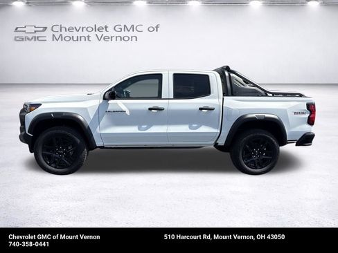 New 2025 Chevrolet Colorado Trail Boss w/ Midnight Edition AWD/4WD image 2