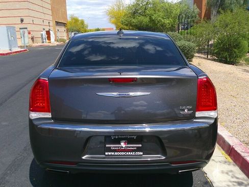 Used 2019 Chrysler 300 Limited image 4