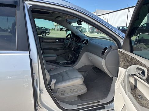 Used 2013 Buick Enclave Premium FWD image 18