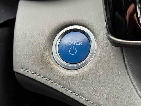 Used 2020 Toyota Highlander LE image 35