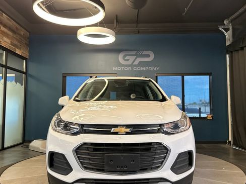 Used 2018 Chevrolet Trax LT w/ LT Convenience Package FWD image 8