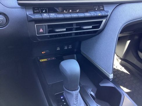 Used 2025 Toyota Camry LE w/ Convenience Package AWD/4WD image 20