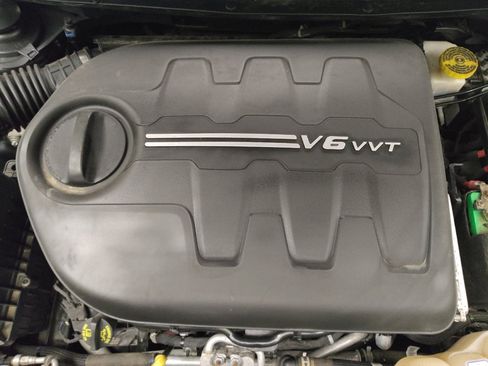 Used 2019 Jeep Cherokee Limited image 30