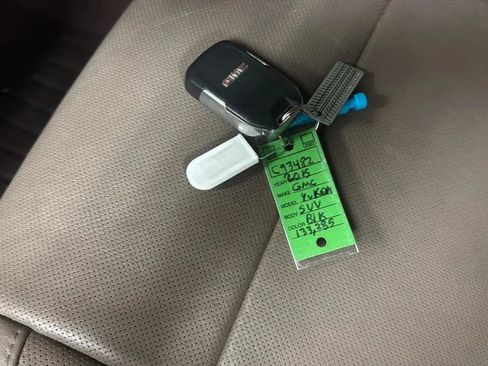 Used 2015 GMC Yukon SLT w/ Open Road Package AWD/4WD image 23