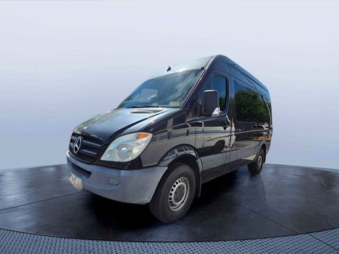 Used 2011 Mercedes-Benz Sprinter 2500 image 3