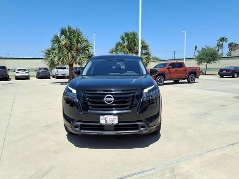 Used 2024 Nissan Pathfinder S FWD image 8