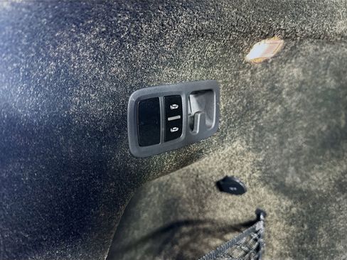 Used 2022 Bentley Bentayga AWD/4WD image 58