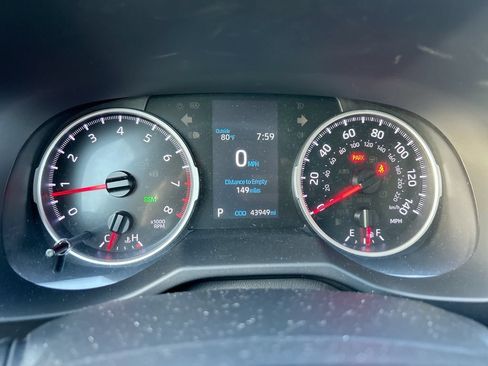 Used 2021 Toyota RAV4 XLE w/ Convenience Package FWD image 22