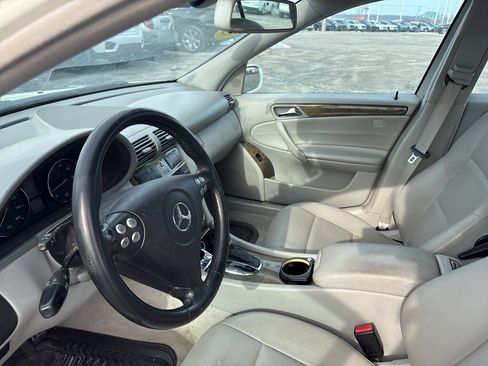 Used 2007 Mercedes-Benz C 230 Sedan image 11