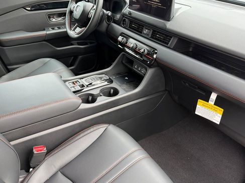 New 2026 Honda Pilot TrailSport image 18