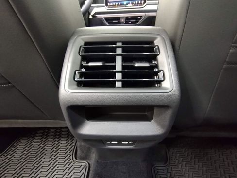 New 2026 Volkswagen Tiguan SE image 35