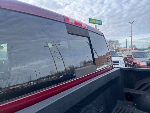 Used 2018 RAM 1500 Classic SLT image 10